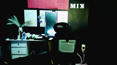 Snapshot of xxslutty_kim chatting on November 22, 10:47 am xxslutty kim online show from November 22, 10:47 am