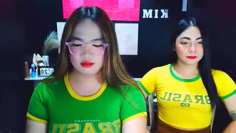 Snapshot of xxslutty_kim chatting on December 20, 2:51 am xxslutty kim online show from December 20, 2:51 am