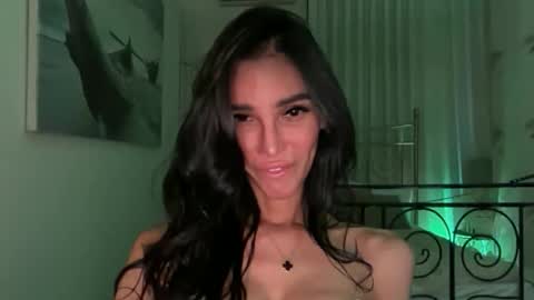 Mia and shawn online show from April 22, 1:08 am