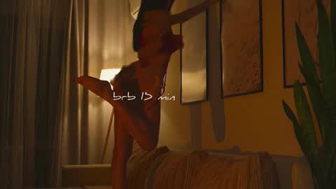 Snapshot of xxx_sunset chatting on November 5, 10:04 am Molly online show from November 5, 10:04 am