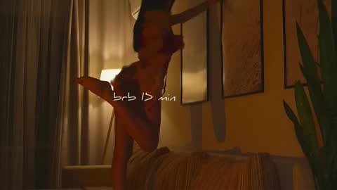 Snapshot of xxx_sunset chatting on November 18, 1:04 pm Molly online show from November 18, 1:04 pm