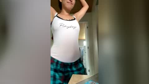 Lola online show from June 30, 1:23 pm