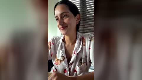 Lola online show from July 19, 12:42 pm