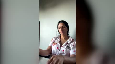 Lola online show from July 20, 10:39 am