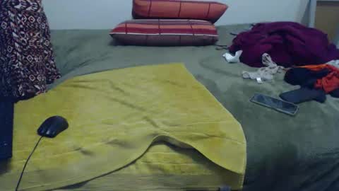 Ayanda online show from April 11, 11:03 am