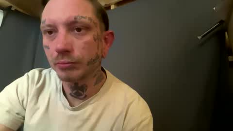 Snapshot of xxxelgalloxxx chatting on December 16, 8:52 am Hornyfuck99 online show from December 16, 8:52 am