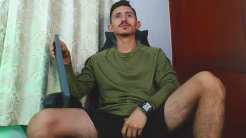 Snapshot of xxxhome_alonexxx chatting on June 19, 7:28 pm Kev online show from June 19, 7:28 pm