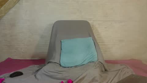 Snapshot of xxxlola_ chatting on June 20, 8:17 am Lola online show from June 20, 8:17 am