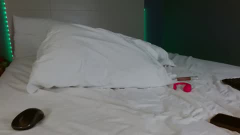 Lil Luna online show from December 19, 11:56 pm