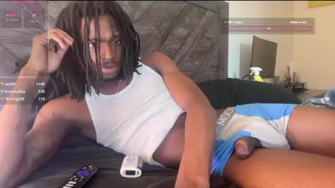 Snapshot of xxxwarlock chatting on April 10, 10:25 pm xxxwarlock online show from April 10, 10:25 pm