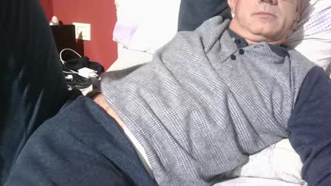 Snapshot of yahe2010 chatting on December 7, 12:30 am grillino online show from December 7, 12:30 am