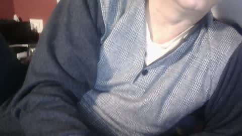 Snapshot of yahe2010 chatting on January 11, 3:34 am grillino online show from January 11, 3:34 am