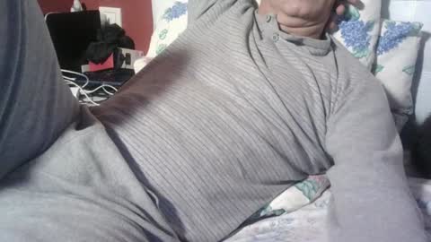 Snapshot of yahe2010 chatting on January 27, 12:33 am grillino online show from January 27, 12:33 am