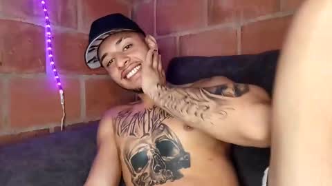 Snapshot of yajz chatting on November 12, 3:12 pm Yajz online show from November 12, 3:12 pm