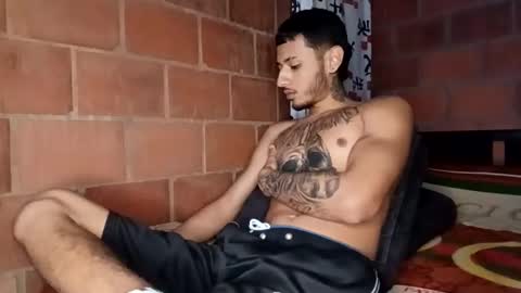 Snapshot of yajz chatting on December 5, 7:06 am Yajz online show from December 5, 7:06 am