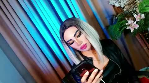 miss yasii online show from February 8, 8:10 pm