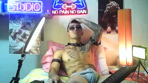 Snapshot of yeisoncastellanos1999 chatting on September 23, 5:49 pm yeisoncastellanos1999 online show from September 23, 5:49 pm