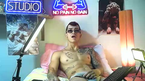 Snapshot of yeisoncastellanos1999 chatting on October 1, 6:25 pm yeisoncastellanos1999 online show from October 1, 6:25 pm