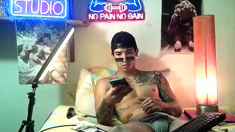 Snapshot of yeisoncastellanos1999 chatting on November 11, 11:38 pm yeisoncastellanos1999 online show from November 11, 11:38 pm