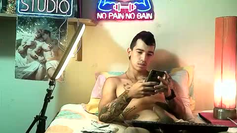 Snapshot of yeisoncastellanos1999 chatting on December 17, 7:09 pm yeisoncastellanos1999 online show from December 17, 7:09 pm