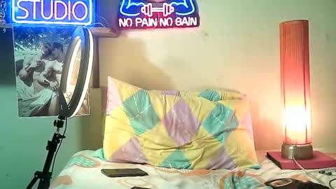 Snapshot of yeisoncastellanos1999 chatting on January 7, 11:56 am yeisoncastellanos1999 online show from January 7, 11:56 am