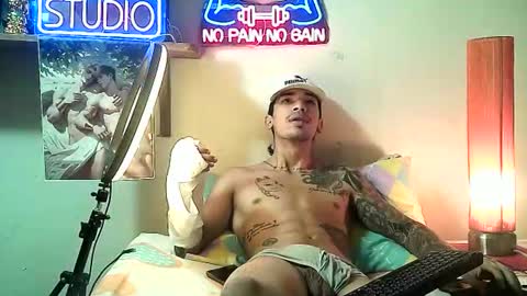 Snapshot of yeisoncastellanos1999 chatting on January 9, 12:52 pm yeisoncastellanos1999 online show from January 9, 12:52 pm