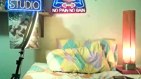 Snapshot of yeisoncastellanos1999 chatting on January 11, 1:43 am yeisoncastellanos1999 online show from January 11, 1:43 am