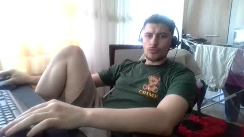 Snapshot of yellowsubmarinex2 chatting on June 10, 12:48 pm yellowsubmarinex2 online show from June 10, 12:48 pm