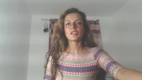 Snapshot of yemaya_28 chatting on May 25, 4:51 am Yemaya 28 online show from May 25, 4:51 am