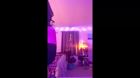 Snapshot of yesdaddy576415 chatting on March 18, 12:52 pm yesdaddy576415 online show from March 18, 12:52 pm