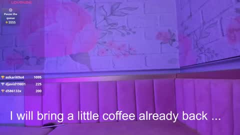 Snapshot of yess__daddy chatting on February 17, 1:21 pm yess__daddy online show from February 17, 1:21 pm