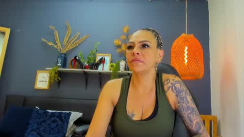 Snapshot of yessika_parker chatting on July 19, 8:40 am yessika_parker online show from July 19, 8:40 am