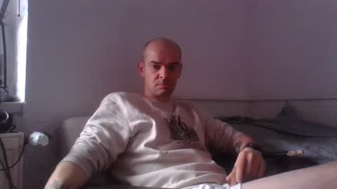 yewloo online show from February 8, 9:34 am