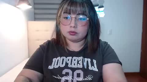 hii i am yini online show from November 24, 2:44 am