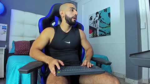 Yiyo online show from September 25, 10:13 pm