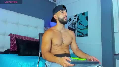 Yiyo online show from November 4, 8:41 pm