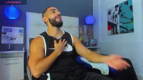 Yiyo online show from November 13, 6:34 am