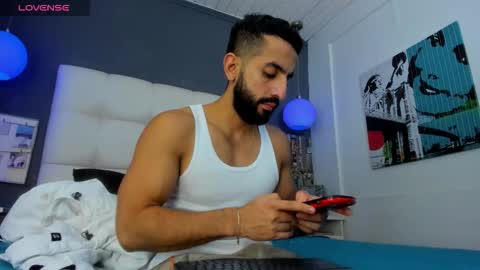 Yiyo online show from February 12, 4:18 am