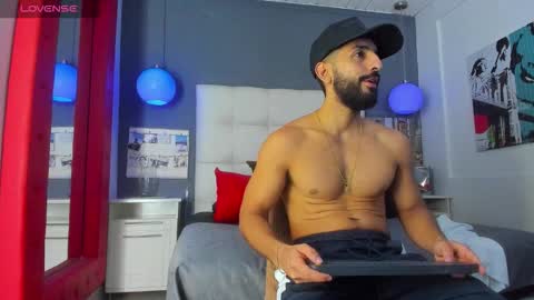 Yiyo online show from February 13, 4:08 am