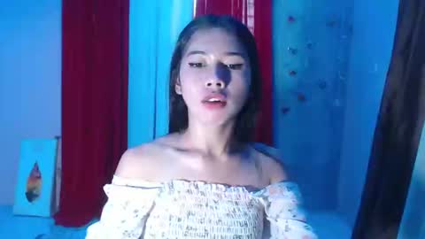 ymee_shane18 online show from December 3, 7:21 am