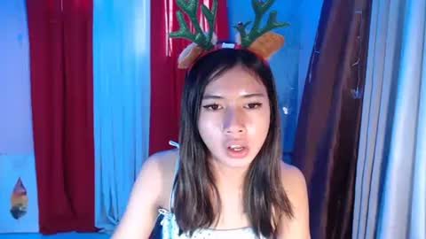 ymee_shane18 online show from December 4, 1:58 am