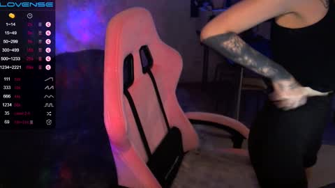     online show from February 18, 8:58 pm