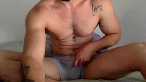 Snapshot of yngspaniard chatting on June 18, 3:49 pm yngspaniard online show from June 18, 3:49 pm