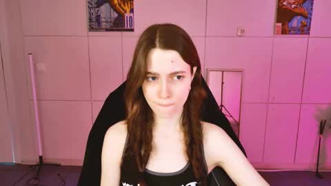 yoka_paradoxxx online show from March 20, 9:03 am