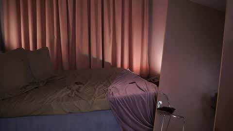 Yoko online show from April 8, 6:02 am