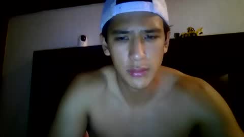 Snapshot of yongmodel00 chatting on April 5, 3:04 am yongmodel00 online show from April 5, 3:04 am