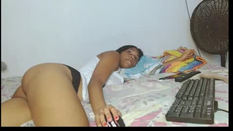 yor_laim online show from May 12, 10:29 pm