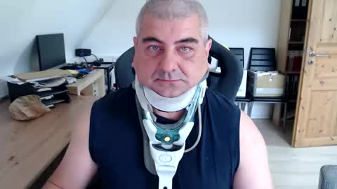 yoschi1976 online show from September 28, 9:25 am