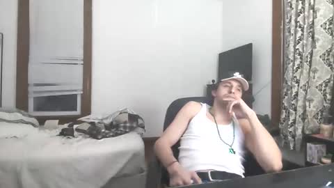 Snapshot of youknowwhoitis412 chatting on March 15, 6:52 am Edging my Girthy Dick online show from March 15, 6:52 am