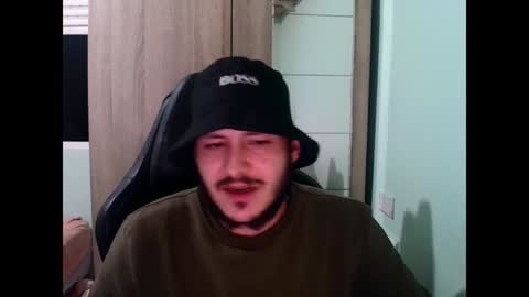 Snapshot of younromki chatting on December 7, 11:56 pm A... online show from December 7, 11:56 pm